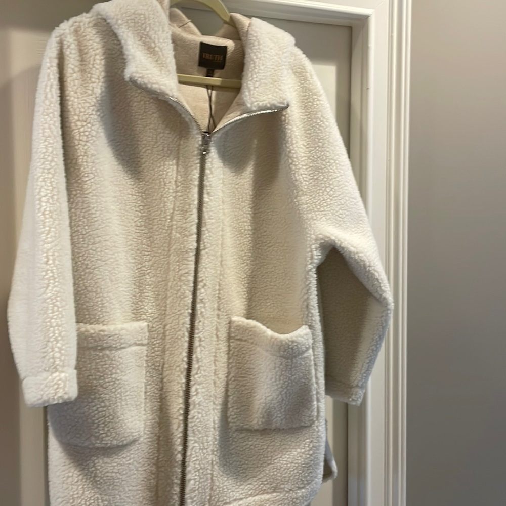 Truth by Republic size L Ivory coat